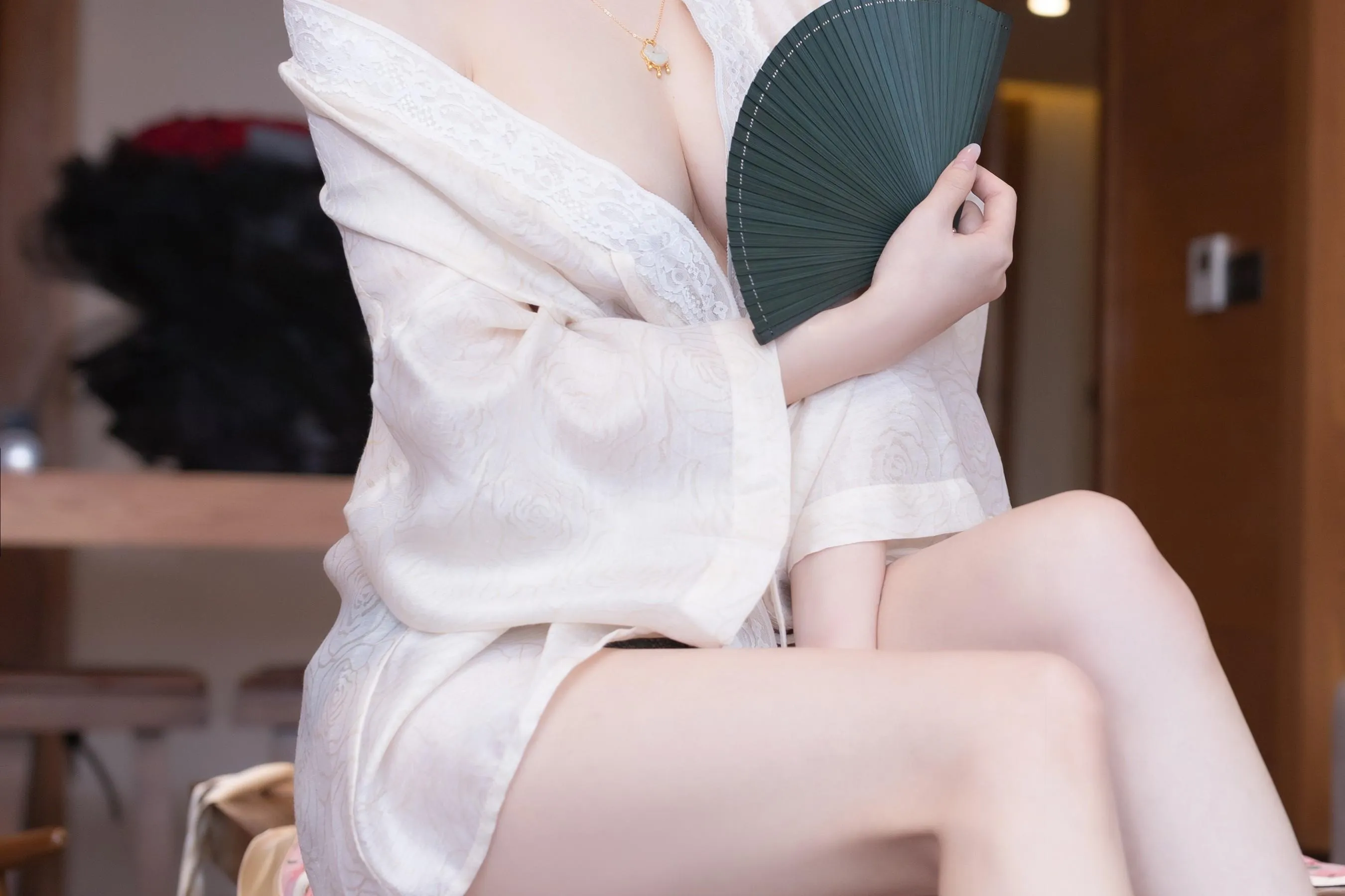 NO.0001 秀人名模鱼子酱Fish内部私购不上架写真 真空露乳 [74P]插图6